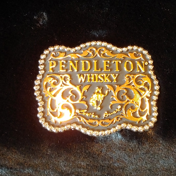 Montana Silversmiths Other - Pendelton Wiskey Belt Buckle